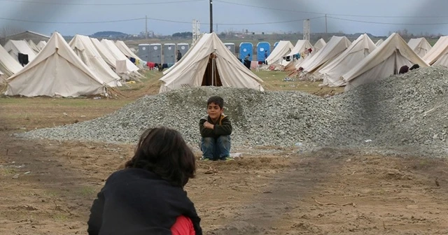 Yunanistan’da mülteci çocuklara ırkçı saldırı