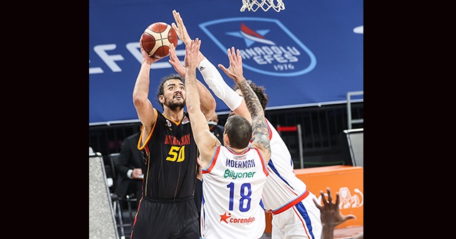 Anadolu Efes Galatasaray&#039;ı mağlup etti