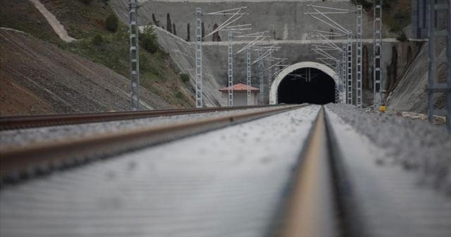 Ankara-Sivas YHT hattının performans testlerini yapacak tren yola çıktı