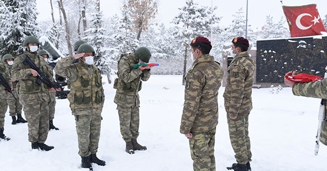 Azerbaycan askerleri &quot;Kış Tatbikatı&quot; için Kars&#039;ta