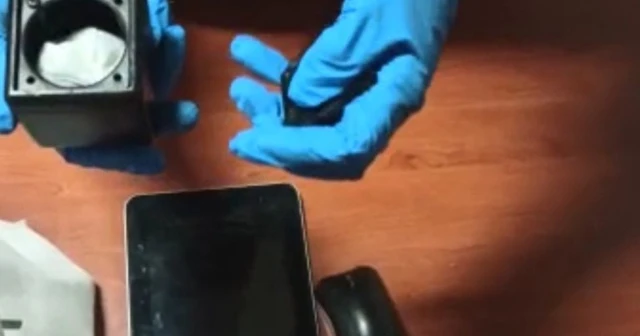 Bilgisayar hoparlöründen uyuşturucu çıktı