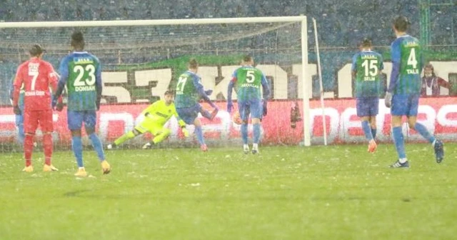 Çaykur Rizespor 3 puanı 3 golle aldı