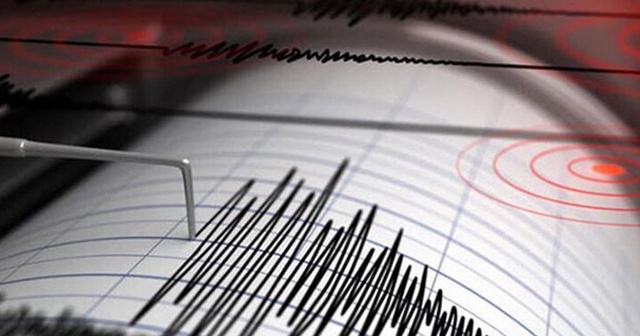 Endonezya&#039;da 6,4 büyüklüğünde deprem