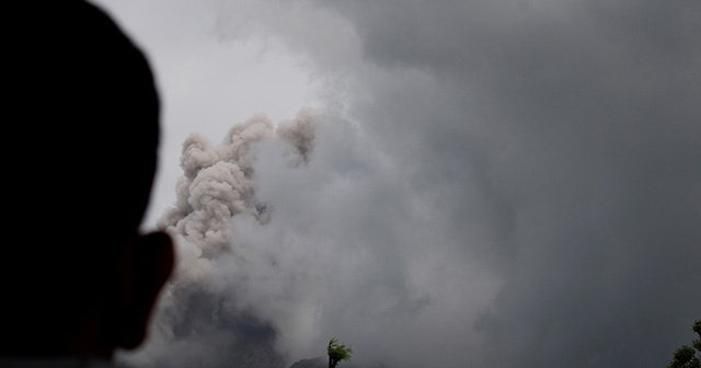 Endonezya&#039;da yanardağ alarmı!
