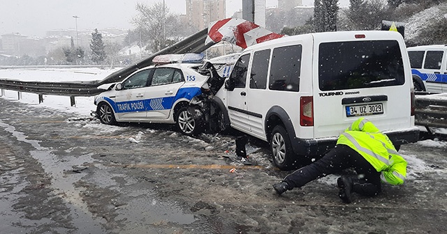 Fatih Sultan Mehmet Köprüsü girişinde iki polis aracı çarpıştı: 3 yaralı