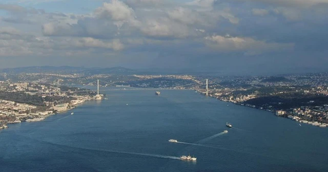 İstanbul’un bir yakasında güneş bir yakasında kar var