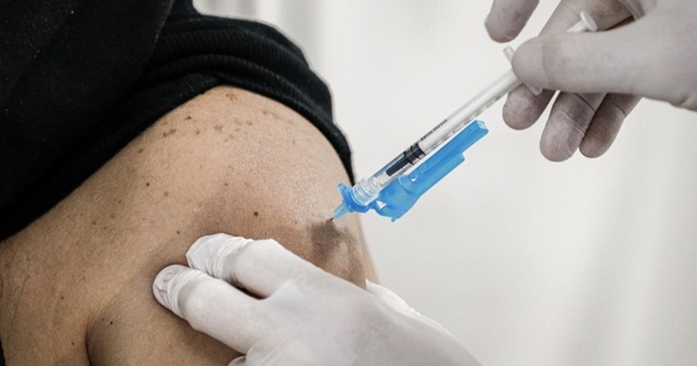 İtalya&#039;da Kovid-19 aşısı olanların sayısı 500 bini geçti