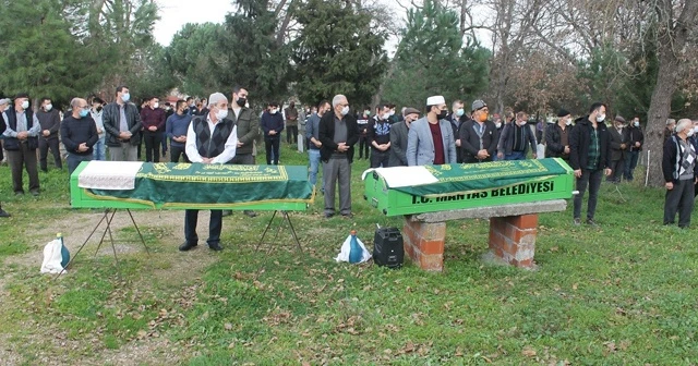 Kazada ölen baba oğul yan yana defnedildi