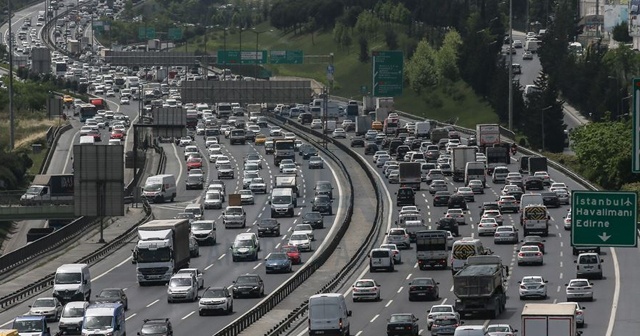 Kısıtlama öncesi İstanbul’da trafik yoğunluğu oluştu