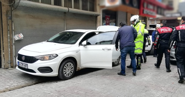 Kısıtlamaya uymadı, polisleri görünce kaçmaya başladı