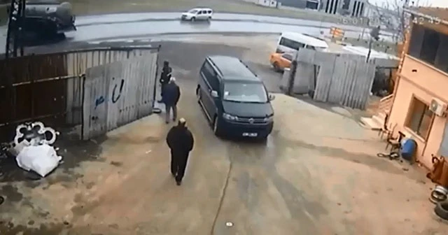 Kontrolden çıkan tanker karşı şeride böyle geçti