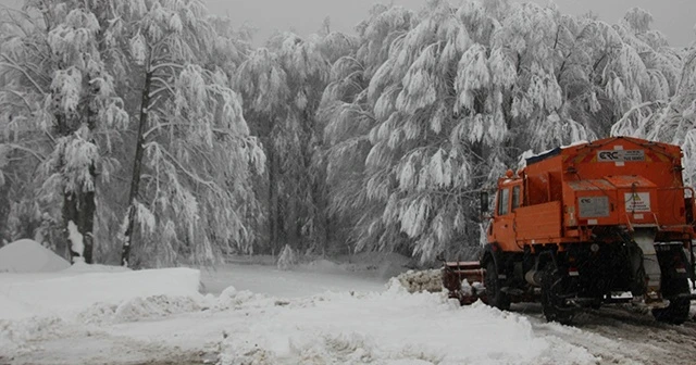 Kütahya'da kar kalınlığı 30 santimetreye ulaştı