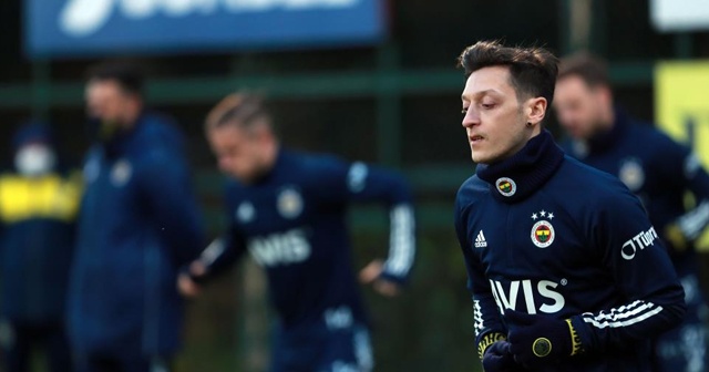 Mesut Özil, ilk antrenmanına çıktı