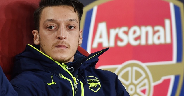 Mesut Özil’in menajeri kafa karıştırdı