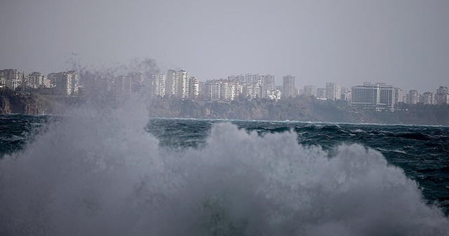 Meteoroloji&#039;den 10 il için kuvvetli yağış ve fırtına uyarısı