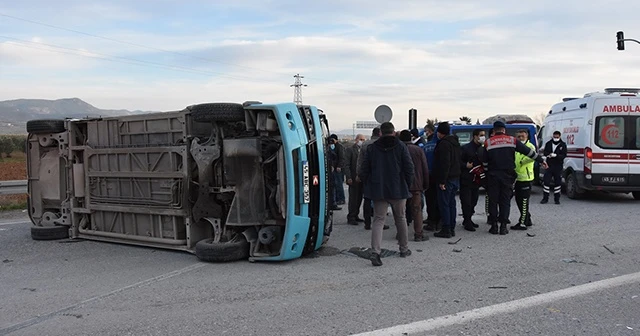 Minibüs ile otomobil çarpıştı: 7 yaralı