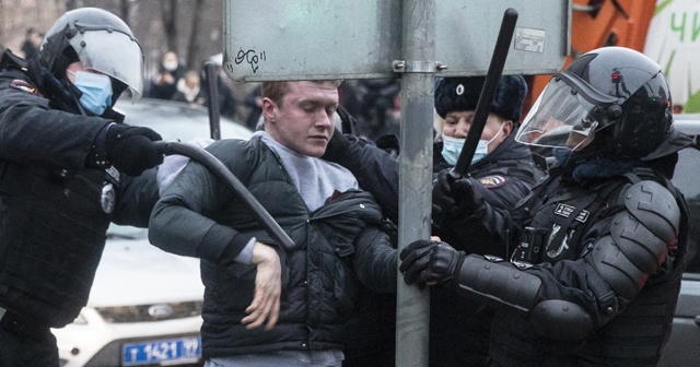 Rusya’da Navalny destekçilerine polisten sert müdahale