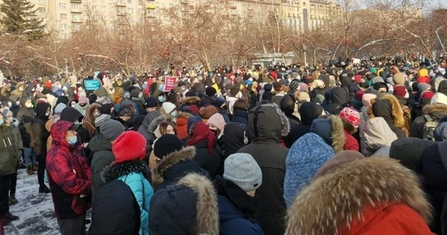 Rusya&#039;nın doğu kentlerinde &quot;Navalny&quot; protestoları başladı: &quot;Putin istifa&quot;