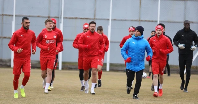 Sivasspor ara vermedi!