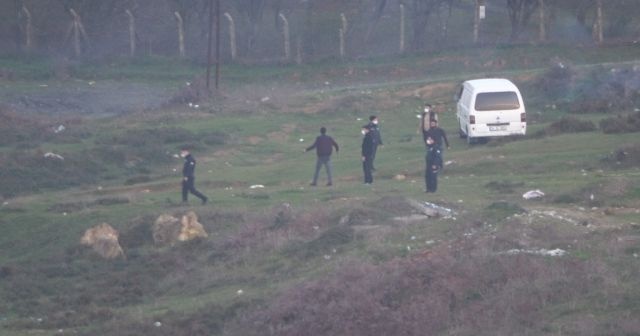 Sokağa çıkma kısıtlamasında piknik yaptılar, polisi görünce kaçtılar