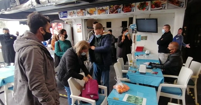 Turistlere yemek servisi açıp "yasaktan haberim yok" dedi