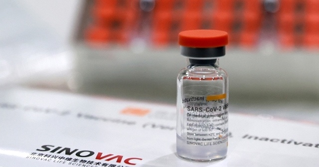 Türkiye, KKTC&#039;ye 20 bin doz Sinovac aşısı gönderdi