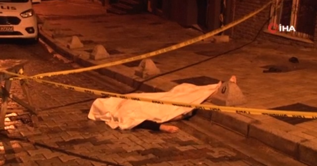 Üsküdar’da sokak ortasında erkek cesedi bulundu