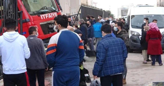 Yangını izlemek için kısıtlamayı ve sosyal mesafeyi unuttular