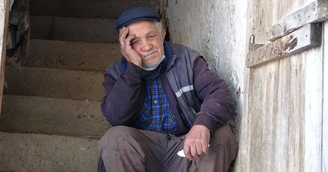 Yaşlı adamı tuzağa düşürüp 50 koyunu 2 bin liraya aldılar
