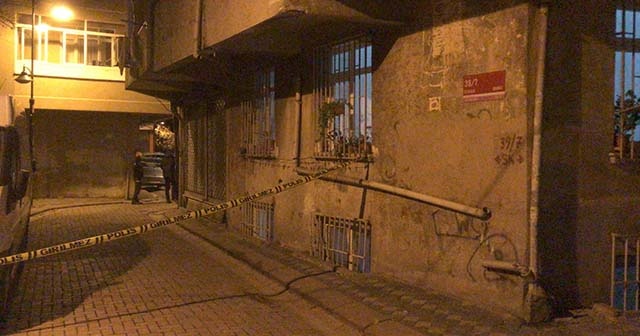 Zeytinburnu’nda 15 aylık bebek 2. kattan düştü