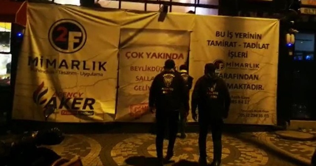 &quot;Tadilatta” afişi altındaki kafeye parti baskını