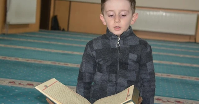 4 yaşında Kur’an-ı Kerim’i hatim etti