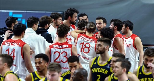 A Milli Erkek Basketbol Takımı, EuroBasket 2022&#039;ye katılmayı garantiledi