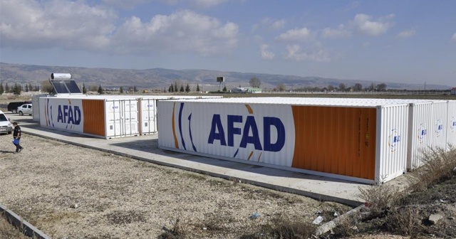 AFAD’ın yaşam malzemelerine göz diktiler