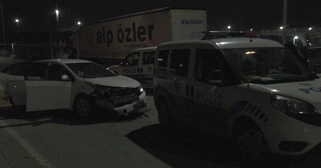 Alkollü sürücü 2 ekip otosunda çarparak durabildi