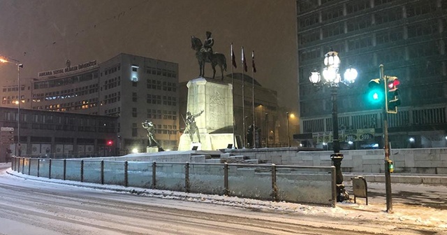 Ankara beyaza büründü