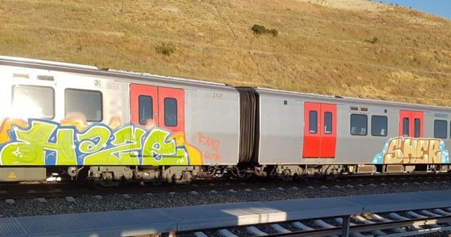 Ankara&#039;da Rusya uyruklu iki genç tren vagonlarını boyarken yakalandı