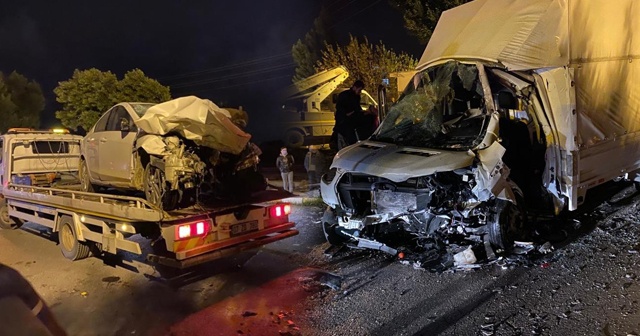 Antalya’da feci kaza: 2 ölü