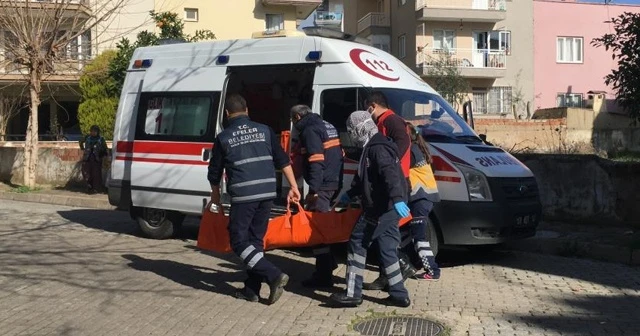 Arkadaşı ile çatıya çıkan genç kız aşağıya atladı