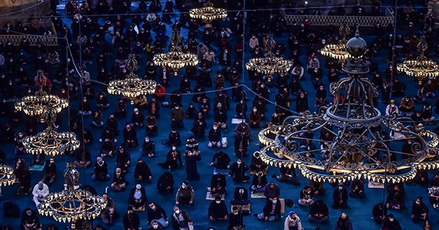 Ayasofya Camii yeni çehresiyle hayran bıraktı