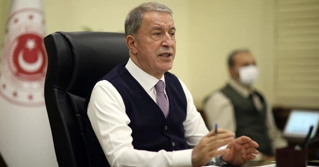 Bakan Akar'dan kuvvet ve birlik komutanlarıyla toplantı