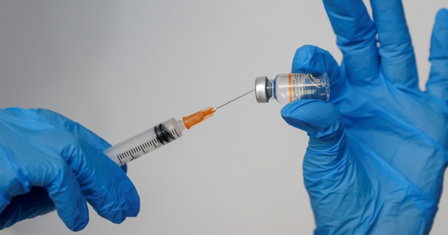 Bakan Selçuk: Öğretmenler ay sonu ilk doz aşıları olacak