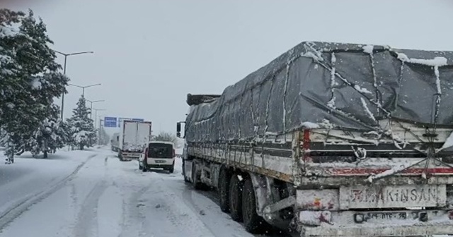 Balıkesir Bursa karayolu kar sebebiyle kapandı