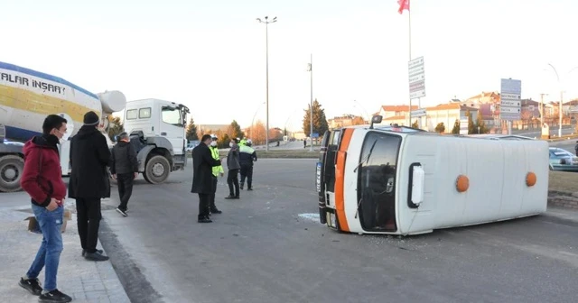 Beton mikseri ile minibüs çarpıştı: Biri alkollü, diğeri ehliyetsiz