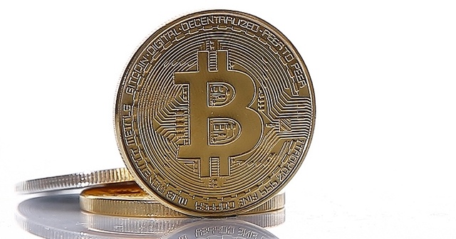 Bitcoin&#039;in piyasa değeri 1 trilyon dolara ulaştı