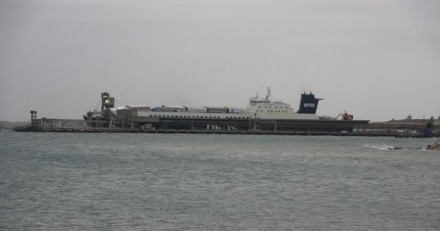 Çanakkale’de yanan Ro-Ro gemisindeki yangın kontrol altına alındı