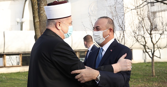 Çavuşoğlu&#039;nun ziyaretinde gözyaşlarını tutamadı