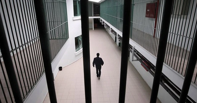 Cezaevinde kendini asarak hayatına son verdi