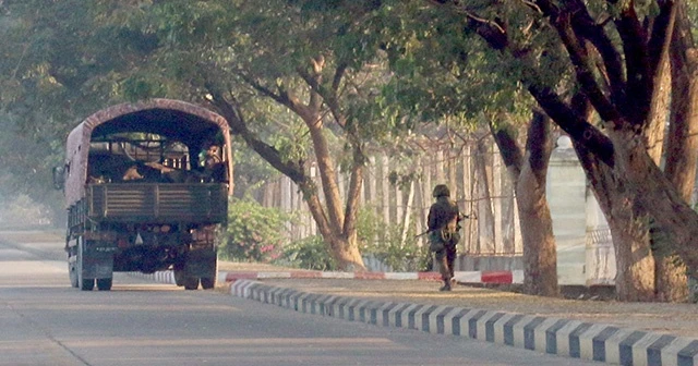 Darbe yapan Myanmar ordusundan seçim sözü