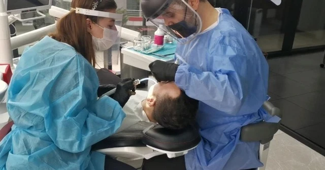 Diş eti hastalığı olanlara virüs uyarısı
